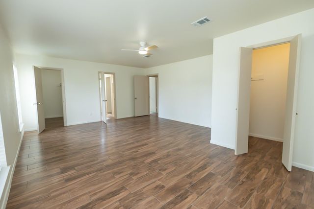 9011 Grape Street, Houston, TX 77036