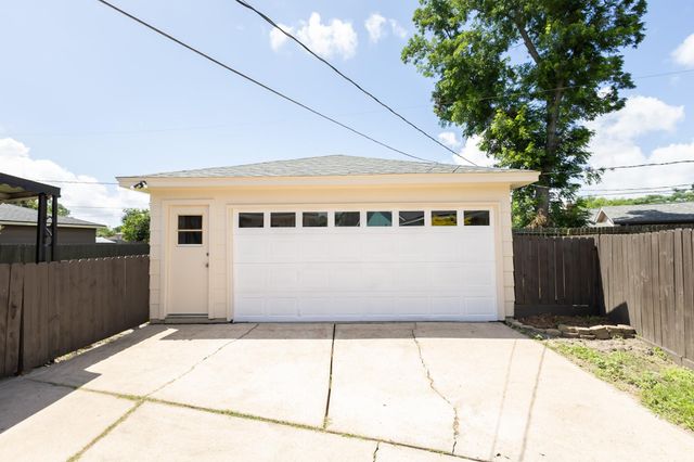 9011 Grape Street, Houston, TX 77036