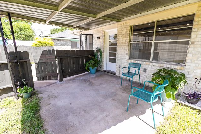 9011 Grape Street, Houston, TX 77036