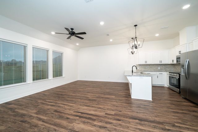 1431 Page Valley Cir, Longview, TX 75601