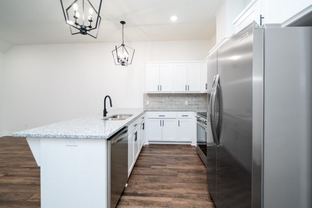 1431 Page Valley Cir, Longview, TX 75601