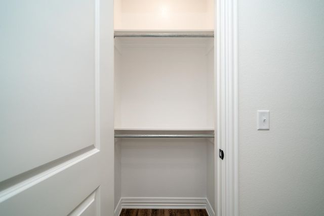 1431 Page Valley Cir, Longview, TX 75601