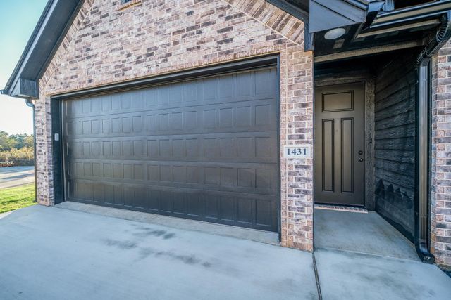 1431 Page Valley Cir, Longview, TX 75601