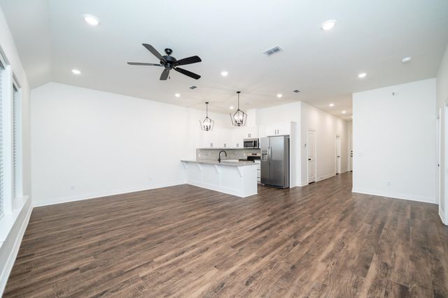 1431 Page Valley Cir, Longview, TX 75601