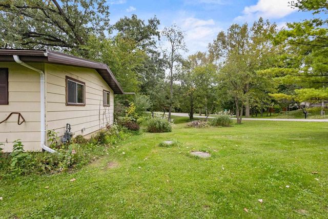 10168 N Amber Trail, Edgerton, WI 53534