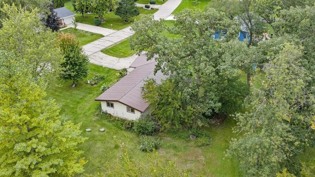 10168 N Amber Trail, Edgerton, WI 53534