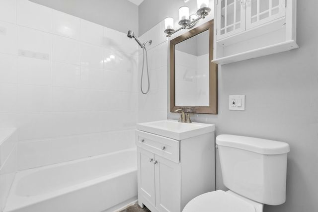 2009 W Garfield Boulevard, Chicago, IL 60636