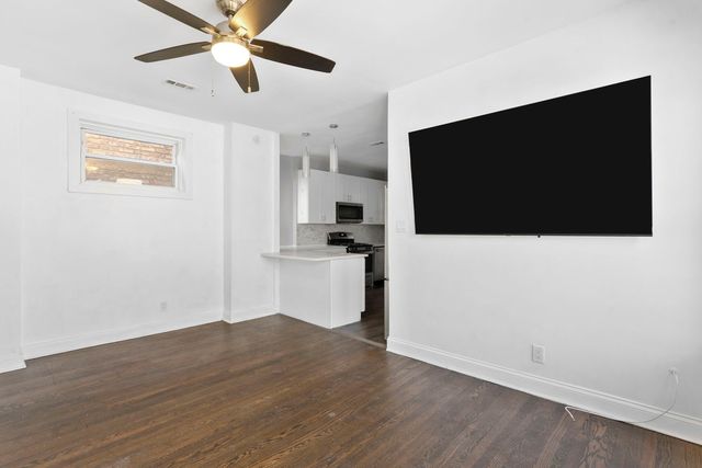 2009 W Garfield Boulevard, Chicago, IL 60636