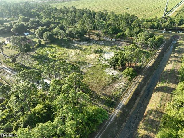 7969 Canal TER, Labelle, FL 33935