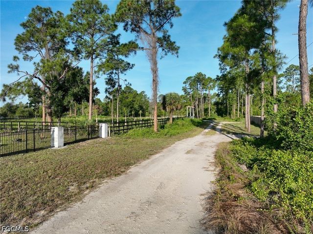 7969 Canal TER, Labelle, FL 33935