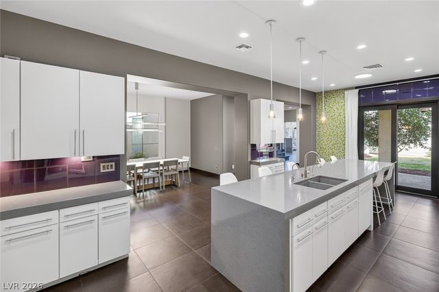 8480 Via De Bellasidra Court, Las Vegas, NV 89123