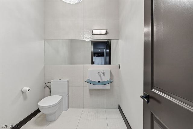 8480 Via De Bellasidra Court, Las Vegas, NV 89123