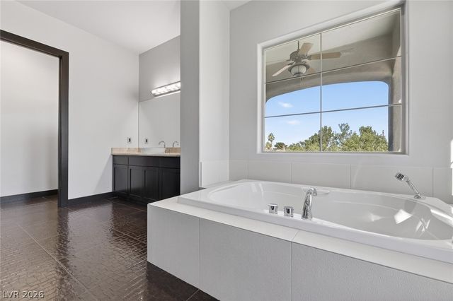 8480 Via De Bellasidra Court, Las Vegas, NV 89123