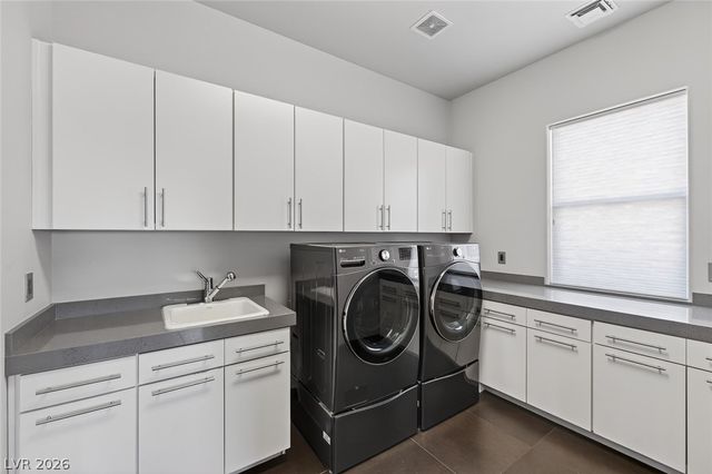8480 Via De Bellasidra Court, Las Vegas, NV 89123
