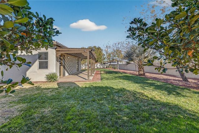 8480 Via De Bellasidra Court, Las Vegas, NV 89123