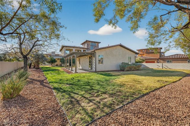 8480 Via De Bellasidra Court, Las Vegas, NV 89123