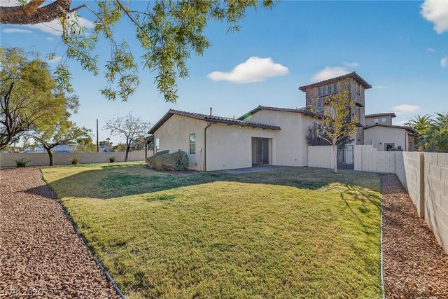 8480 Via De Bellasidra Court, Las Vegas, NV 89123