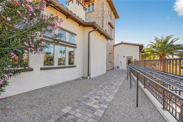 8480 Via De Bellasidra Court, Las Vegas, NV 89123