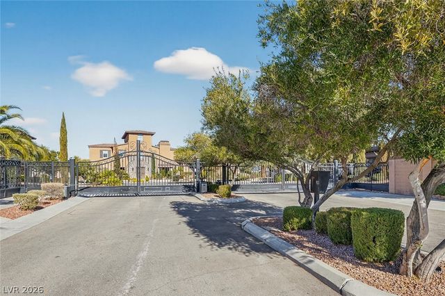 8480 Via De Bellasidra Court, Las Vegas, NV 89123