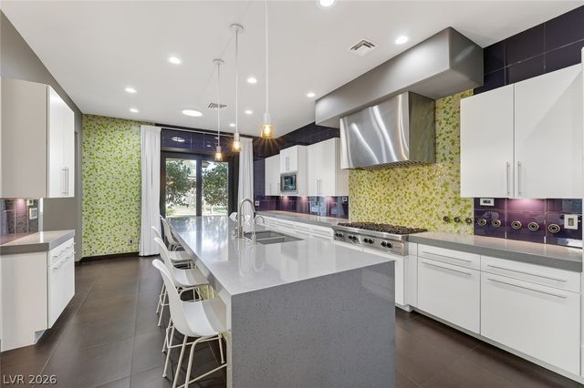 8480 Via De Bellasidra Court, Las Vegas, NV 89123