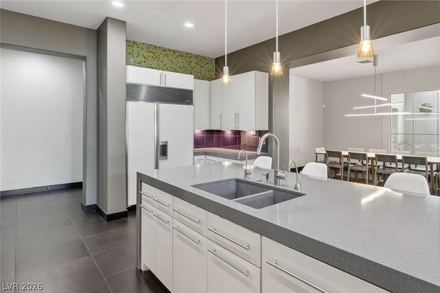 8480 Via De Bellasidra Court, Las Vegas, NV 89123