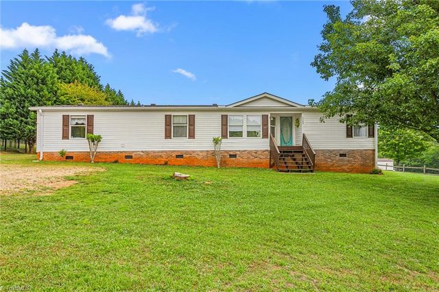 1149 Plantation Way, Trinity, NC 27370
