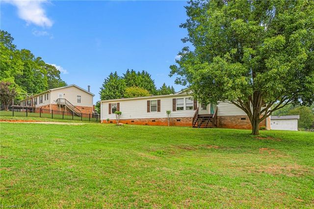 1149 Plantation Way, Trinity, NC 27370