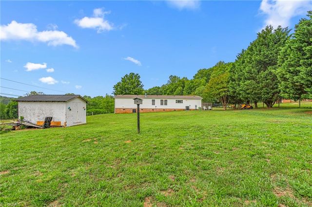 1149 Plantation Way, Trinity, NC 27370