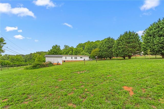 1149 Plantation Way, Trinity, NC 27370