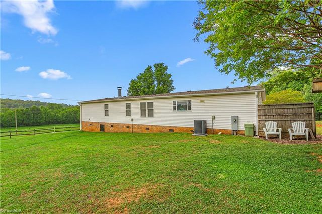 1149 Plantation Way, Trinity, NC 27370