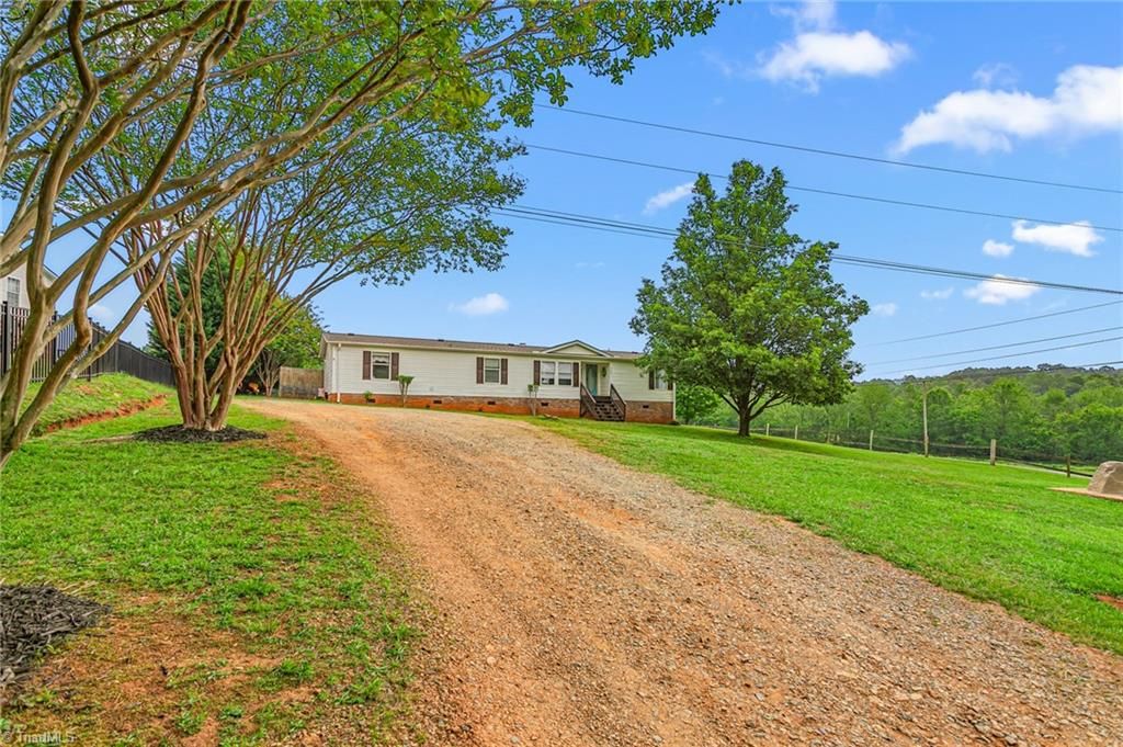 1149 Plantation Way, Trinity, NC 27370