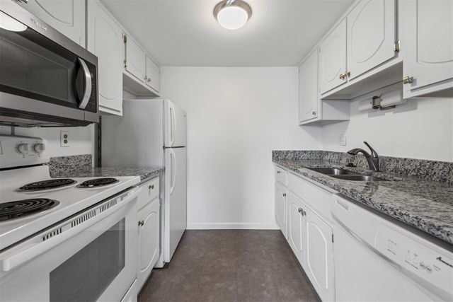 25229 Franklin Terrace 5, South Lyon, MI 48178