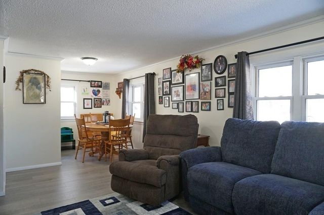 302 16th Avenue, Charles City, IA 50616