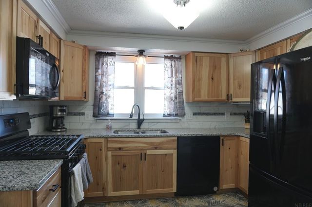 302 16th Avenue, Charles City, IA 50616