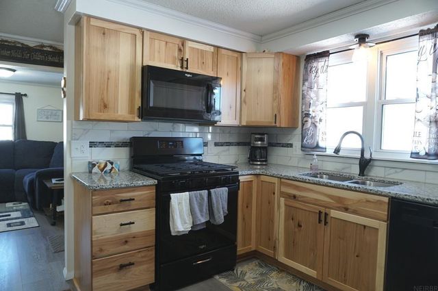 302 16th Avenue, Charles City, IA 50616