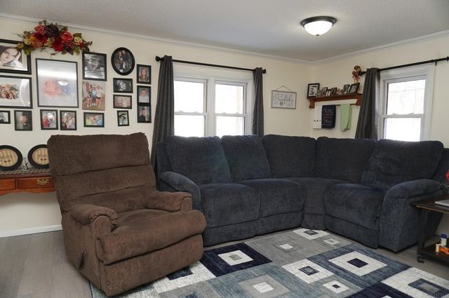 302 16th Avenue, Charles City, IA 50616