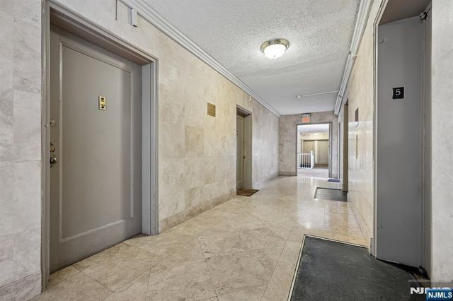 2329 Hudson Terrace E9, Fort Lee, NJ 07024