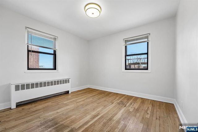 2329 Hudson Terrace E9, Fort Lee, NJ 07024