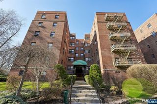 2329 Hudson Terrace E9, Fort Lee, NJ 07024