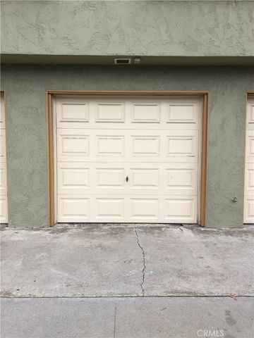 312 10th Street F, Huntington Beach, CA 92648