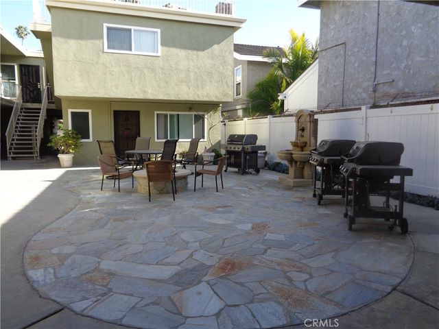 312 10th Street F, Huntington Beach, CA 92648