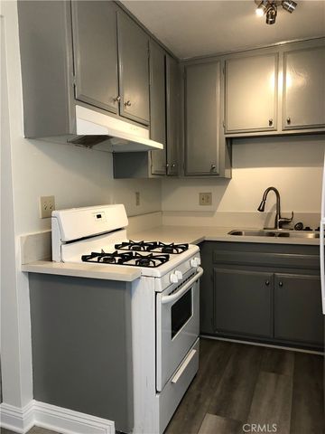 312 10th Street F, Huntington Beach, CA 92648