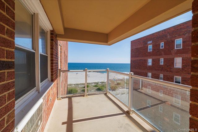 370 W Broadway 5W, Long Beach, NY 11561
