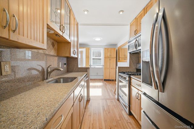 370 W Broadway 5W, Long Beach, NY 11561