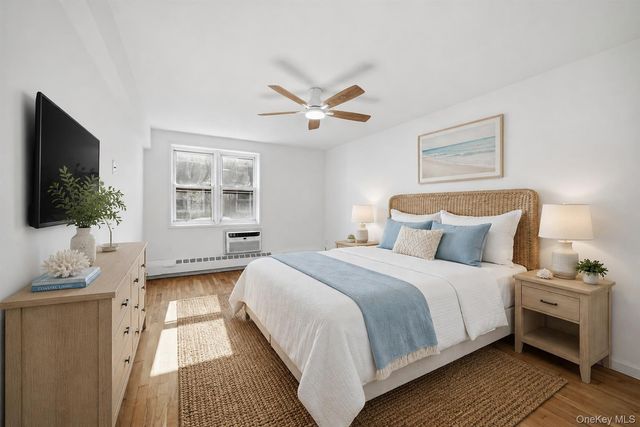 370 W Broadway 5W, Long Beach, NY 11561