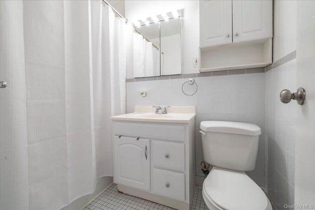 370 W Broadway 5W, Long Beach, NY 11561