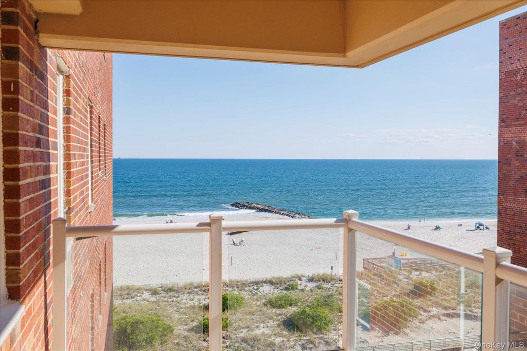370 W Broadway 5W, Long Beach, NY 11561