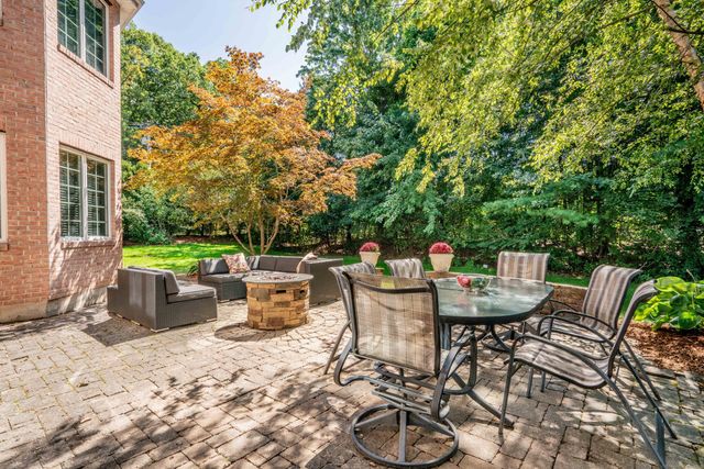 3 Trumbull Lane, West Hartford, CT 06117