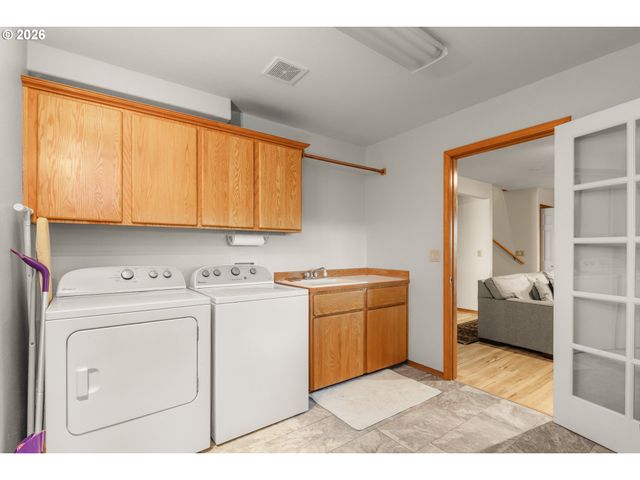 4251 RIVERVIEW Dr, West Linn, OR 97068