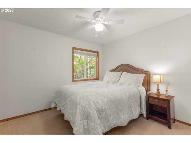 4251 RIVERVIEW Dr, West Linn, OR 97068